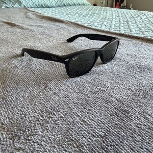 Ray-Ban Black Wayfarer Sunglasses - Matte Black Frame